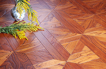 木地板比地砖更适合做地热地板?